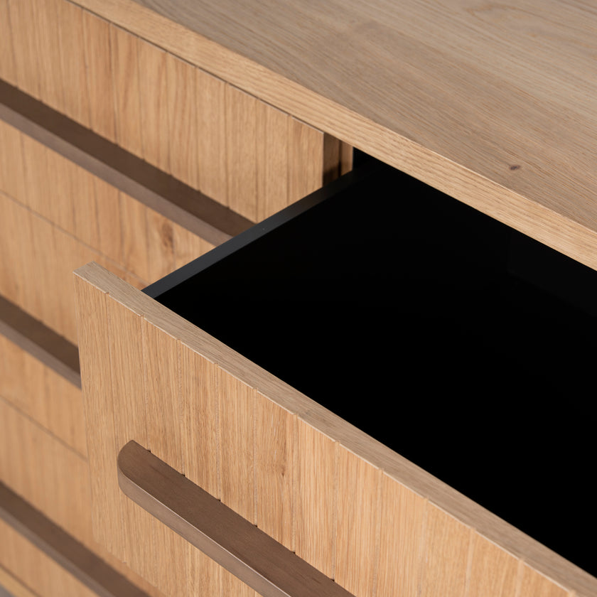 CDT12112-VN Chest of 6 Drawers - Knotty Oak