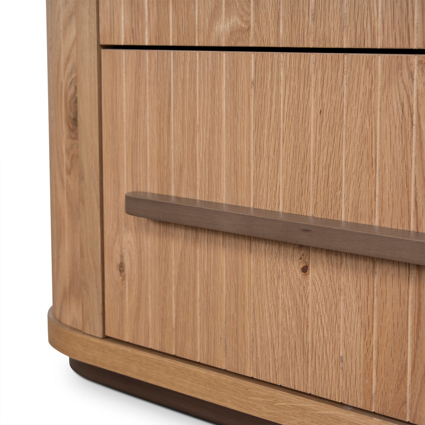 CDT12112-VN Chest of 6 Drawers - Knotty Oak