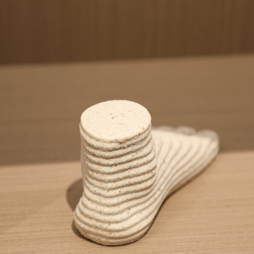 CAC10745-FC Sandy Feet Sclupture - White